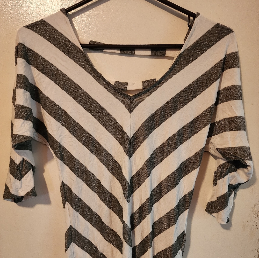 WHITE HOUSE BLACK MARKET WOMANS DRESS SHIRT